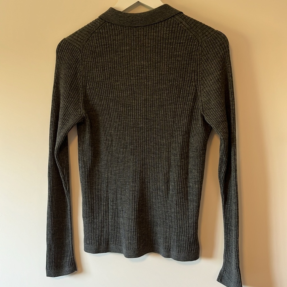 Uniqlo long sleeve sweater - Picture 10 of 11
